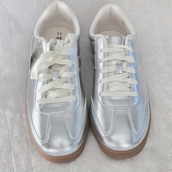 No Boundaries Women's Sneakers Silver Low Top Lace Up‎ Athletic Sporty Size 11 - Picture 2 of 8